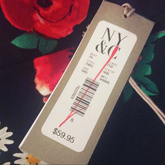 Eva Mendes by New York and Company Floral Crop Top - Picture 4 of 5